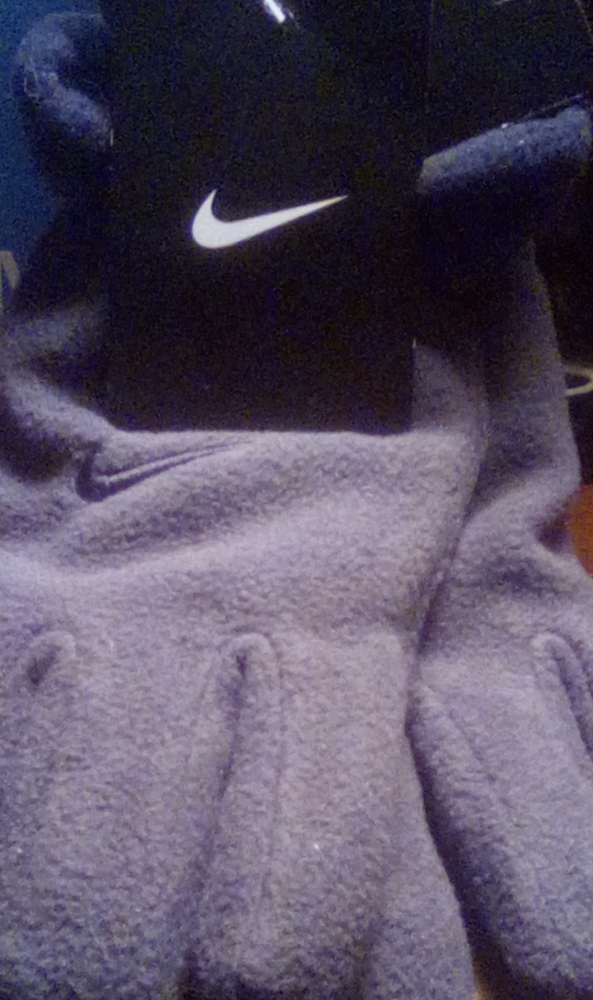 Gloves - Picture 3 of 6